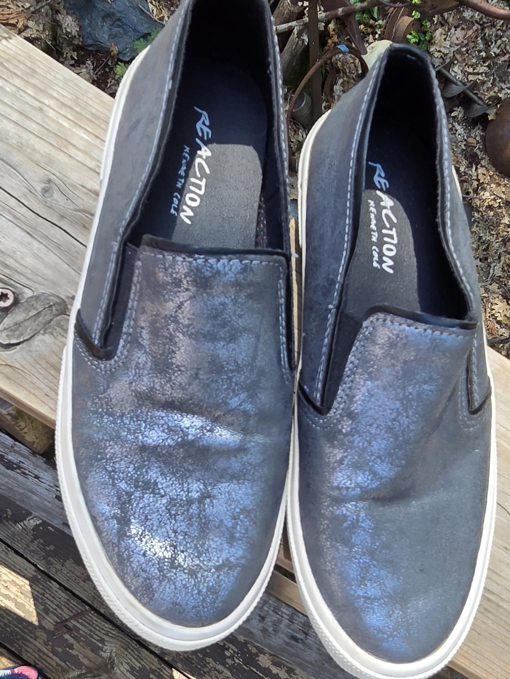 Kenneth Cole Reaction Metallic Silver Slip-On Sneakers Sz7 - Picture 7 of 10